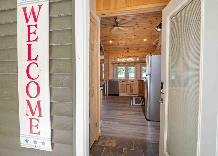 Modern Lake Retreat, Sleeps 8, 5 Min To Colgate