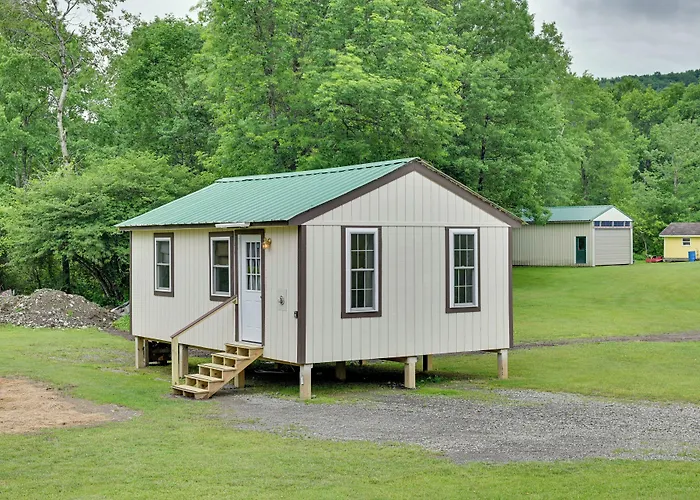 Quiet Country Escape: Fire Pit, Fish On-Site!
